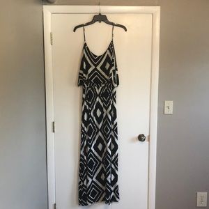 Maxi dress by Loila, black and white, size L